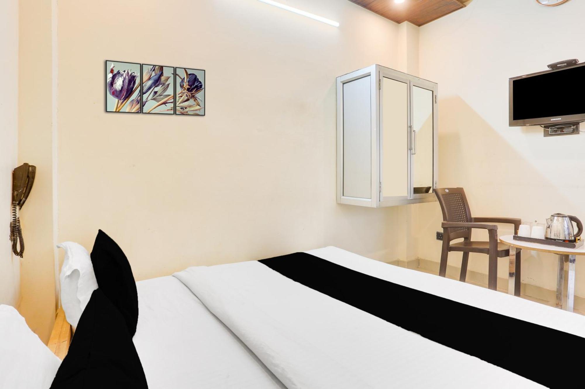 Super Hotel O Jamrani Formerly White House Haldwāni Esterno foto