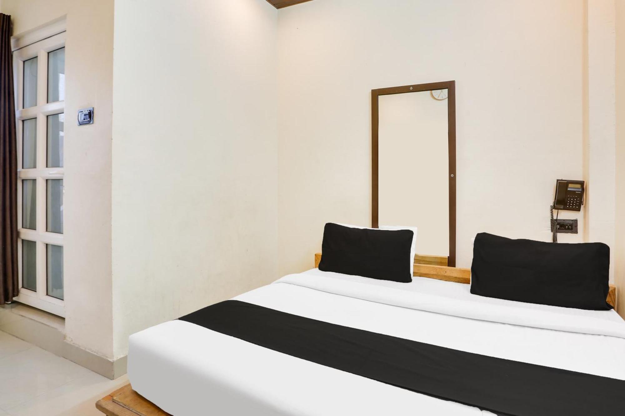 Super Hotel O Jamrani Formerly White House Haldwāni Esterno foto